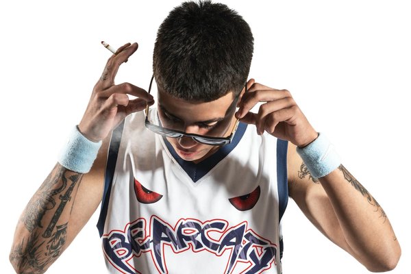 Explore l'univers rétrofuturiste du steampunk en boutique