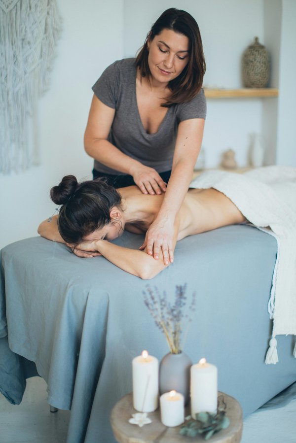 Bien-être à offrir : pourquoi la carte cadeau massage séduit autant ?